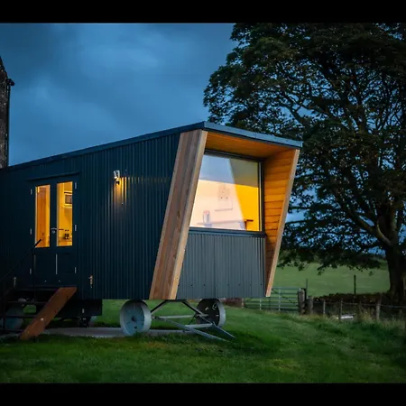 Laverock Shepherds Hut With Private Hot Tub *