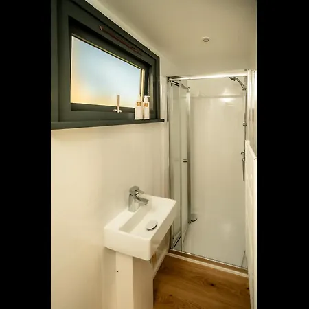 Laverock Shepherds Hut With Private Hot Tub Apartment Seascale