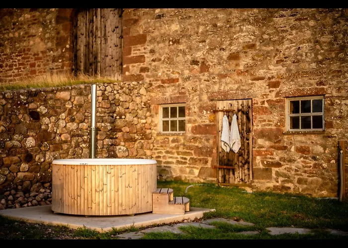 Laverock Shepherds Hut With Private Hot Tub Apartment